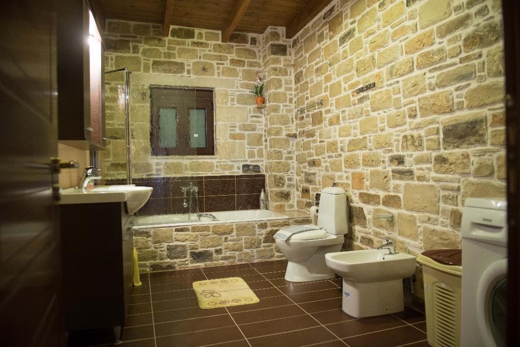Villas Alexandros Petrino Kalamaki  Phòng bức ảnh
