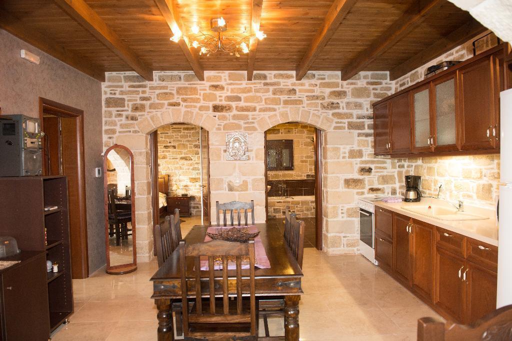 Villas Alexandros Petrino Kalamaki  Phòng bức ảnh