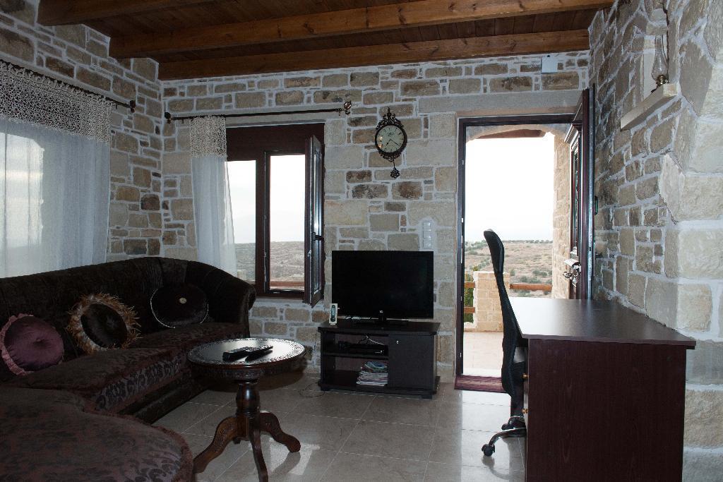 Villas Alexandros Petrino Kalamaki  Phòng bức ảnh