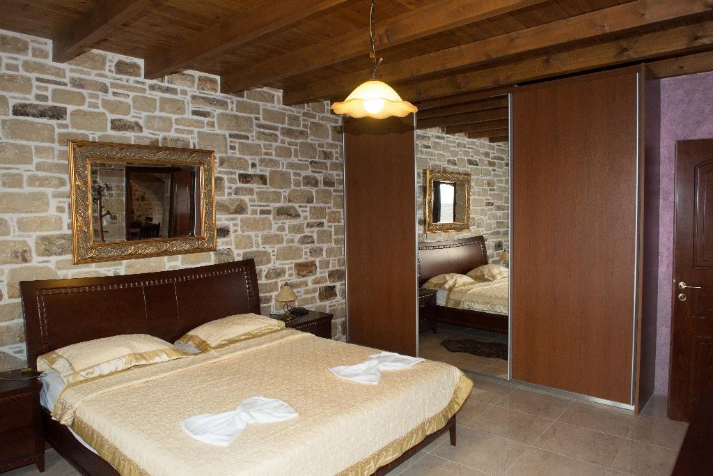 Villas Alexandros Petrino Kalamaki  Phòng bức ảnh