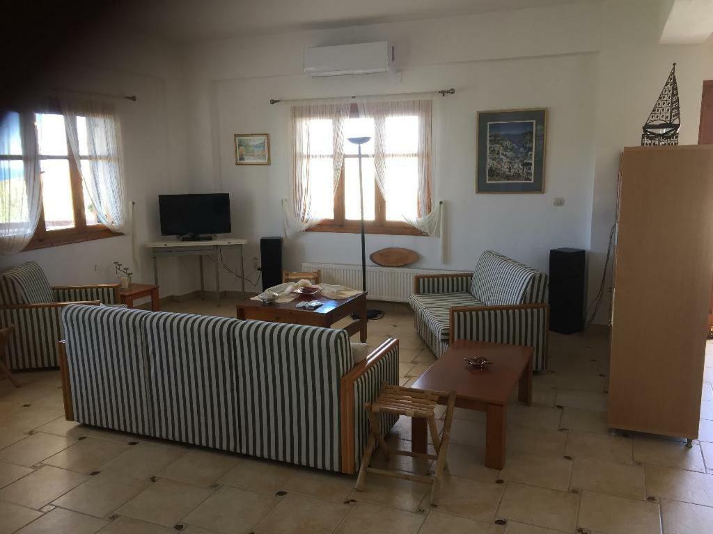Villas Alexandros Petrino Kalamaki  Ngoại thất bức ảnh
