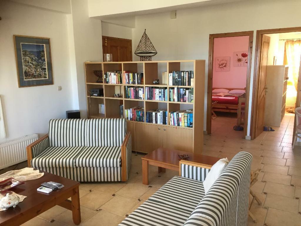 Villas Alexandros Petrino Kalamaki  Ngoại thất bức ảnh