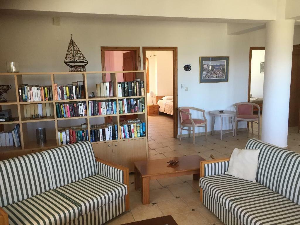 Villas Alexandros Petrino Kalamaki  Ngoại thất bức ảnh