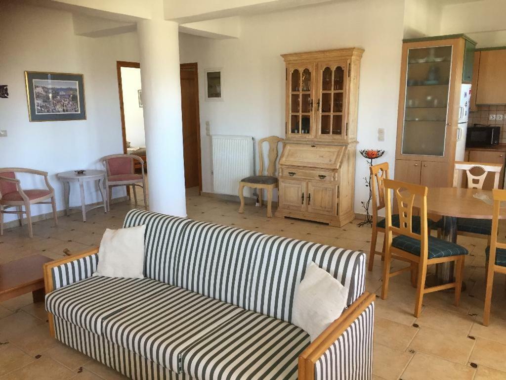 Villas Alexandros Petrino Kalamaki  Ngoại thất bức ảnh